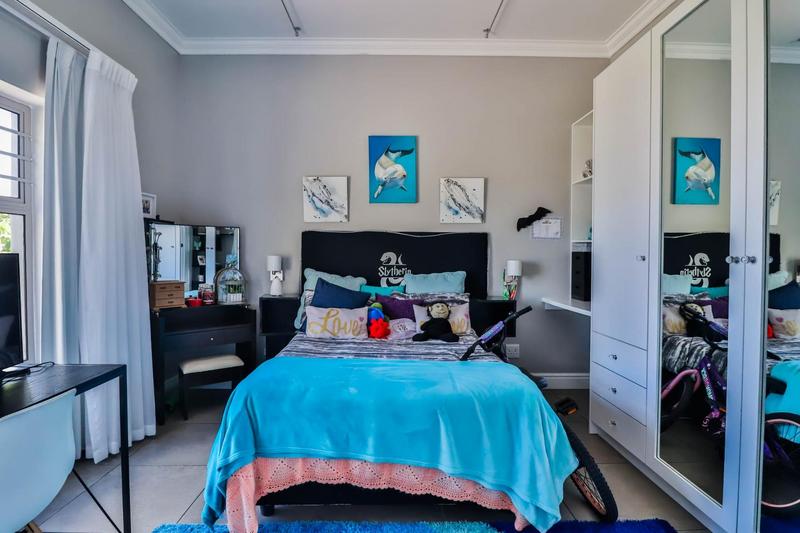 5 Bedroom Property for Sale in Myburgh Park Western Cape